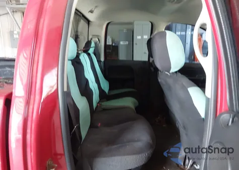 2004 Dodge Ram 1500 Slt/Laramie z USA, uszkodzony, nr VIN 1D7HU18N84S775708